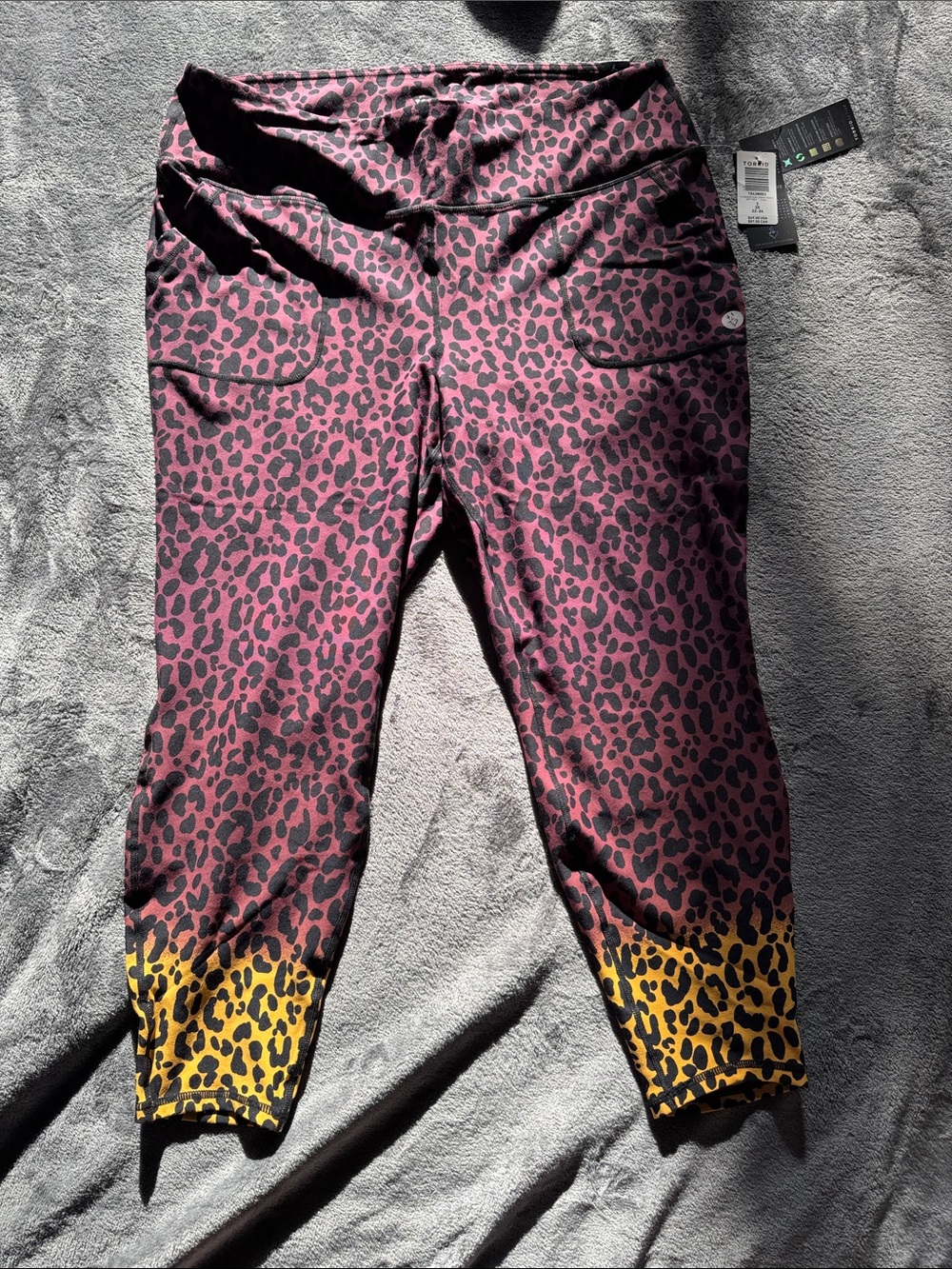 Torrid leopard print athletic leggings.